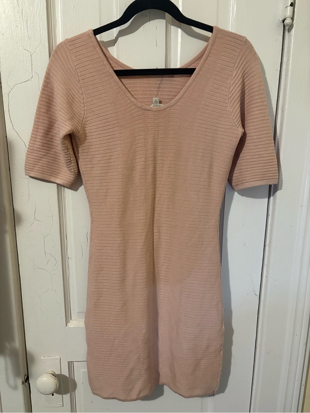Guess NWT Women’s Ribbed Scoop Neck Body con Dress in Blush Pink